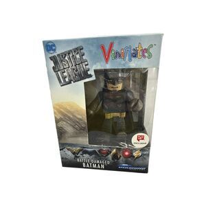 Vinimates Battle Damaged Batman DC Justice League 4" Vinyl Figurine